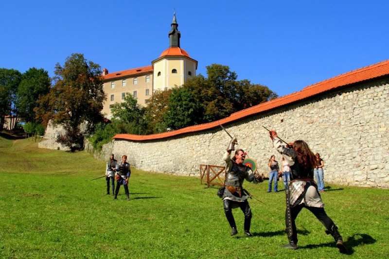 Viteški boji pod gradom