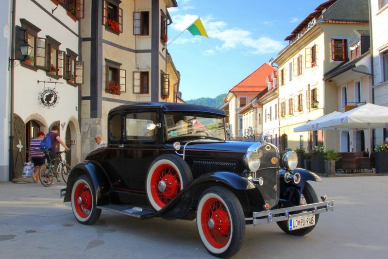 Starodobniki v Škofji Loki