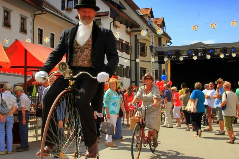 Starodobni kolesarji