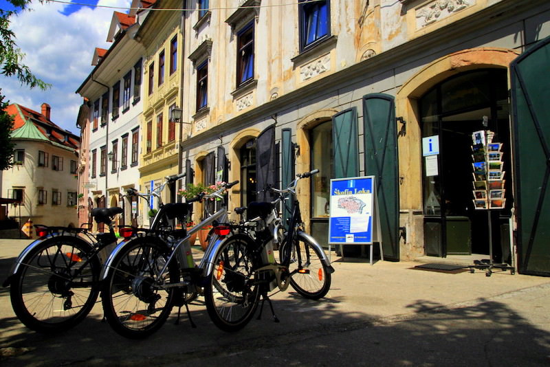 Izposoja električnih koles