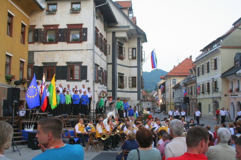 Večer slovenskih viž v narečju